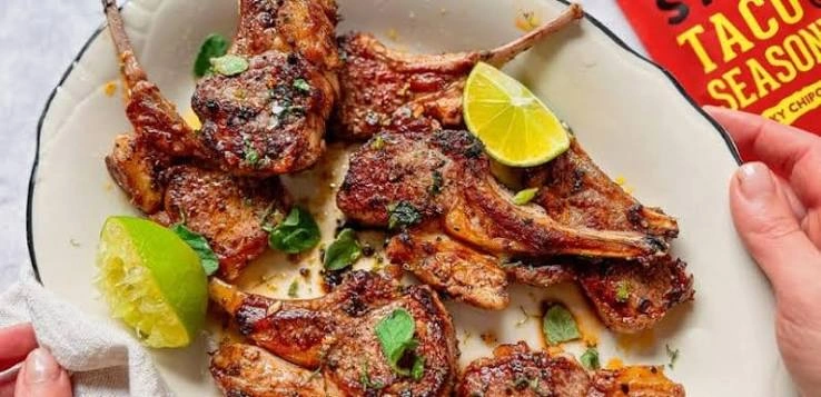 Grilled lamb chops on a plate